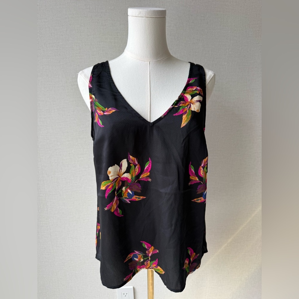 A New Day Sleeveless V-Neck Floral Print Tank Top - Black